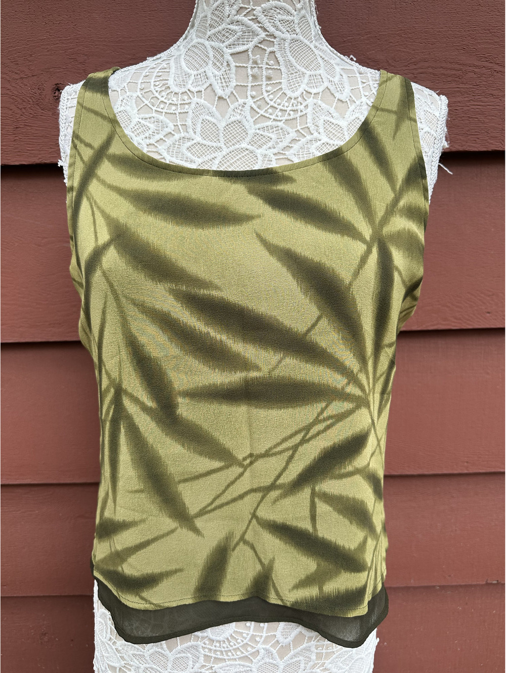 Jones New York 100% Silk Leaf Print Tank Top in Green Khaki Bohemian Y2K